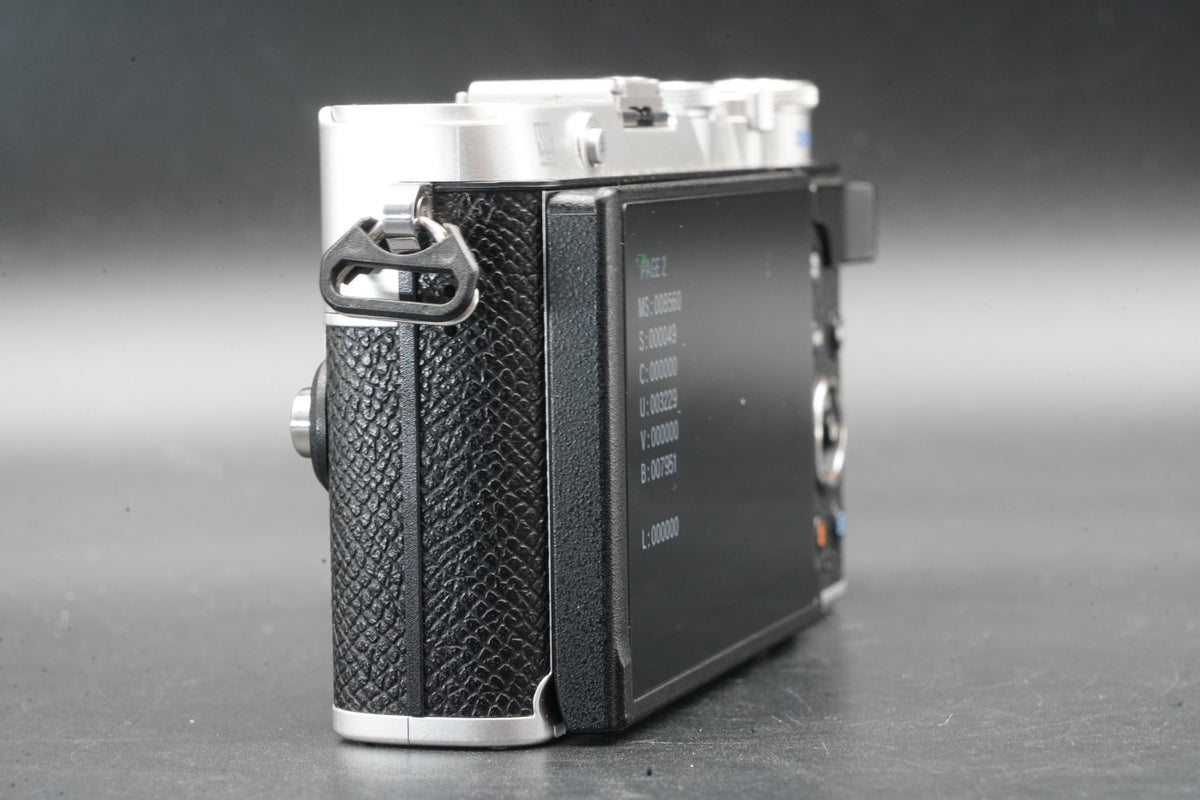 OLYMPUS PEN E-P7 Digital Camera Body Silver -8560 cuts- #11417