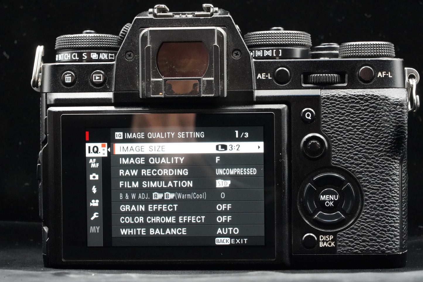 Fujifilm X-T3 Mirrorless Digital Camera w/ Lens Black 101cuts US Duty Paid 9986