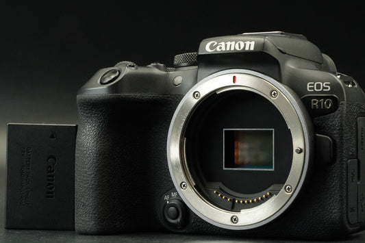 Canon EOS R10 Black APS-C Mirrorless Digital Camera -186000 cuts- #12067