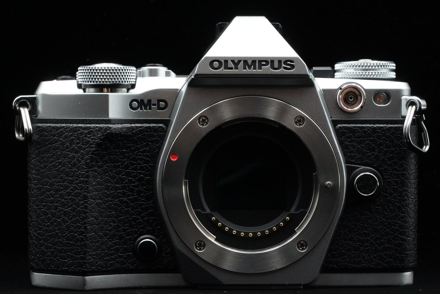 Olympus OM-D E-M5 Mark II 16.1MP Digital Camera Silver US Duty Paid 10286
