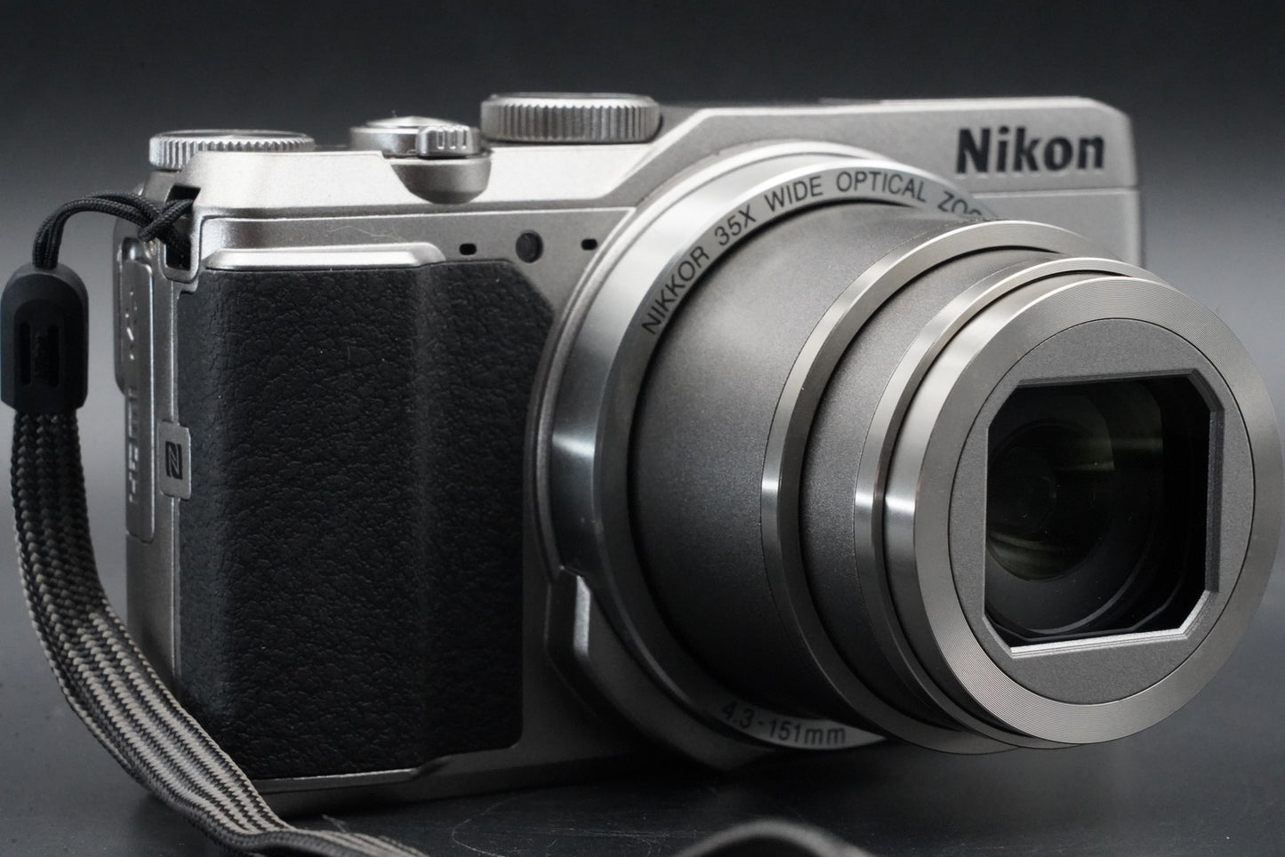 Nikon COOLPIX A900 20.3MP 35x Compact Digital Camera Silver #10987