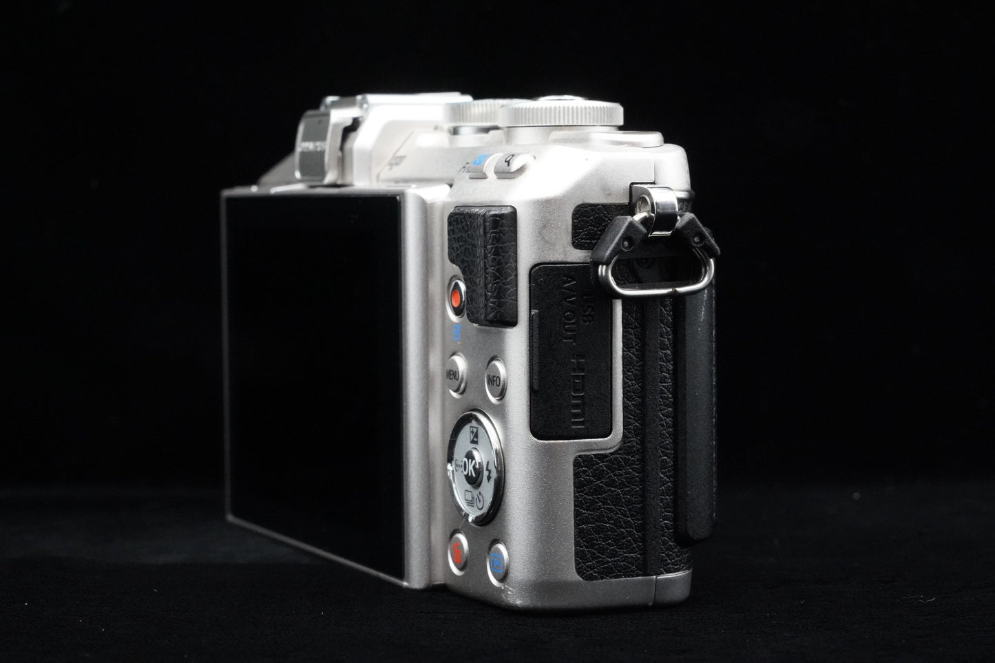 Olympus PEN E-PL7 Digital Camera Silver with 14-42mm Lens US Duty Paid 9786