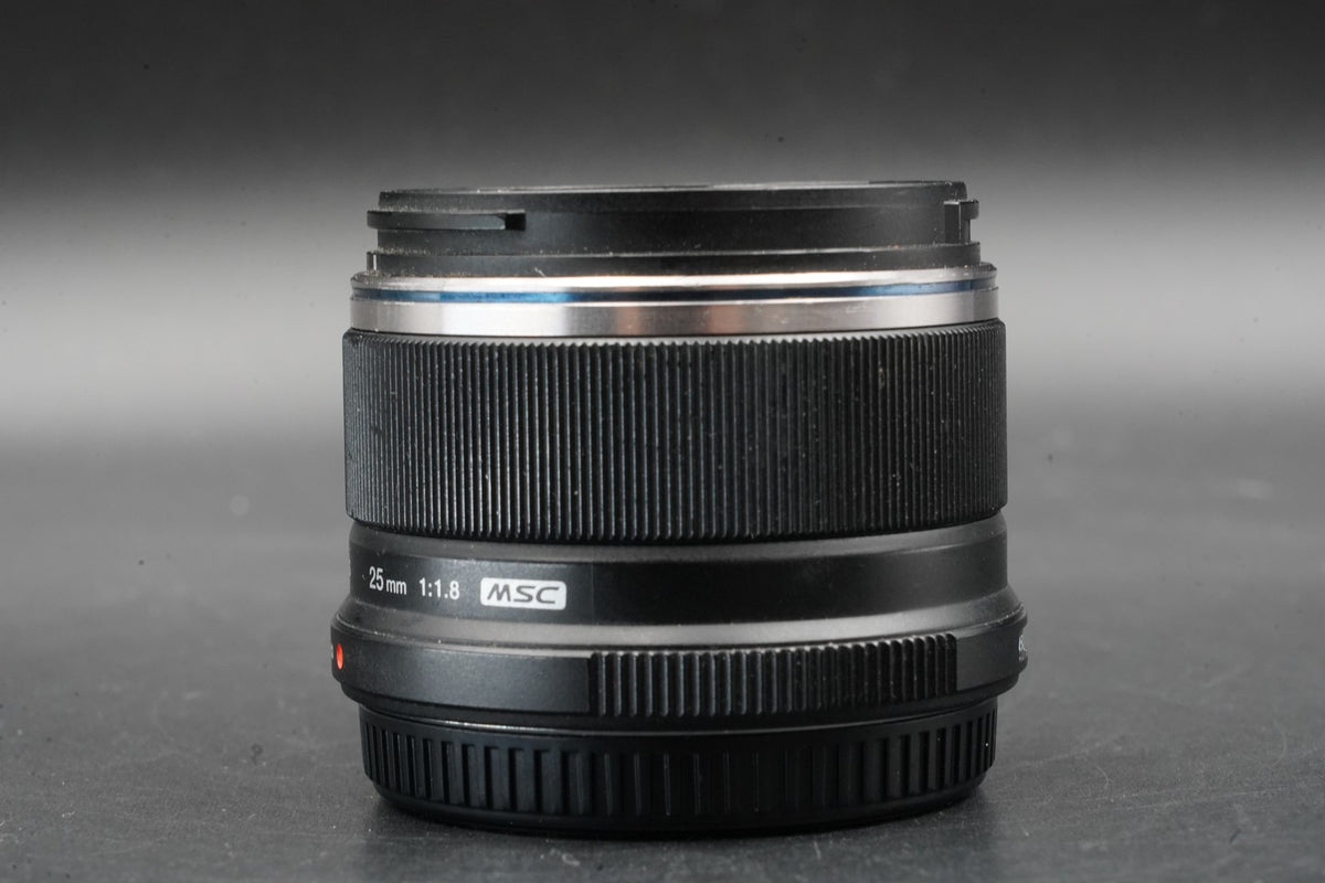 OLYMPUS M.ZUIKO DIGITAL 25mm F/1.8 Black Lens for Micro Four Thirds #11067