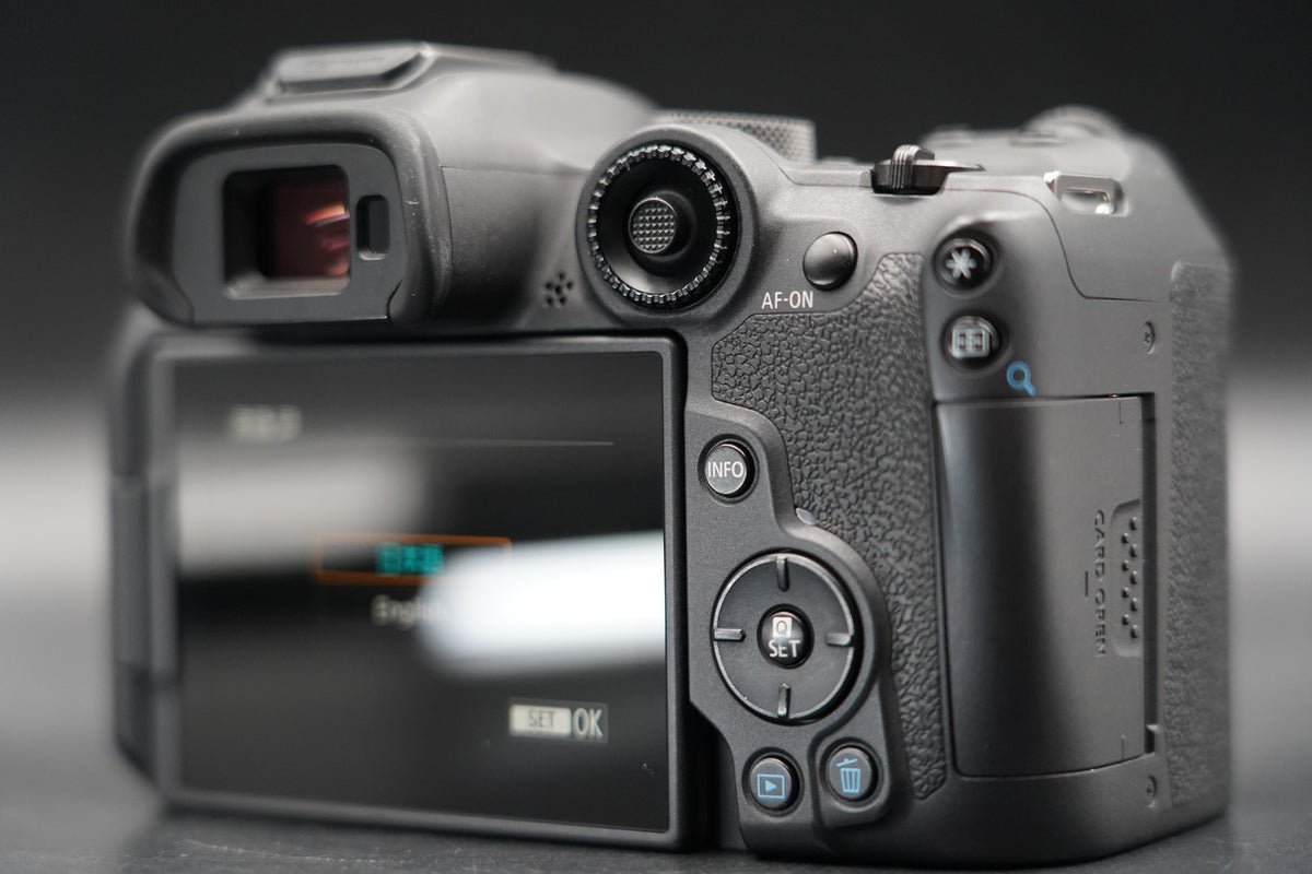 Canon EOS R7 Mirrorless Digital Camera -119K cut- #12145
