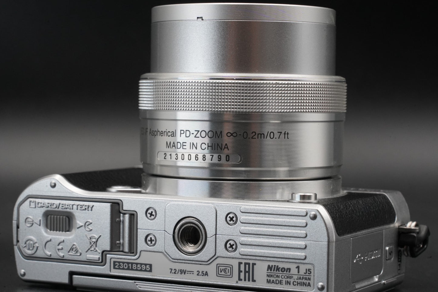 988 cuts!! Nikon 1 J5 Silver w/ 10-30mm Lens Mirrorless Camera 11477