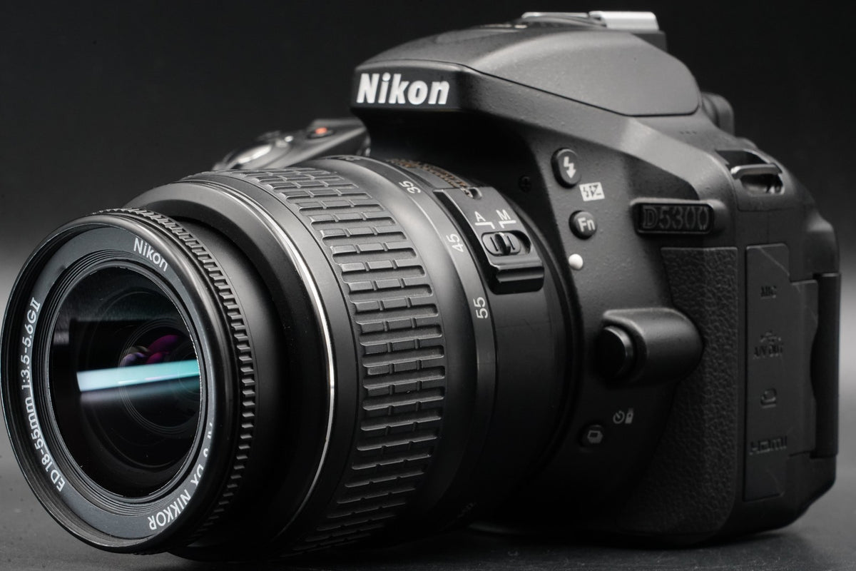 Nikon D5300 DSLR Digital Camera with 2 Lenses -7480 cuts- #11116