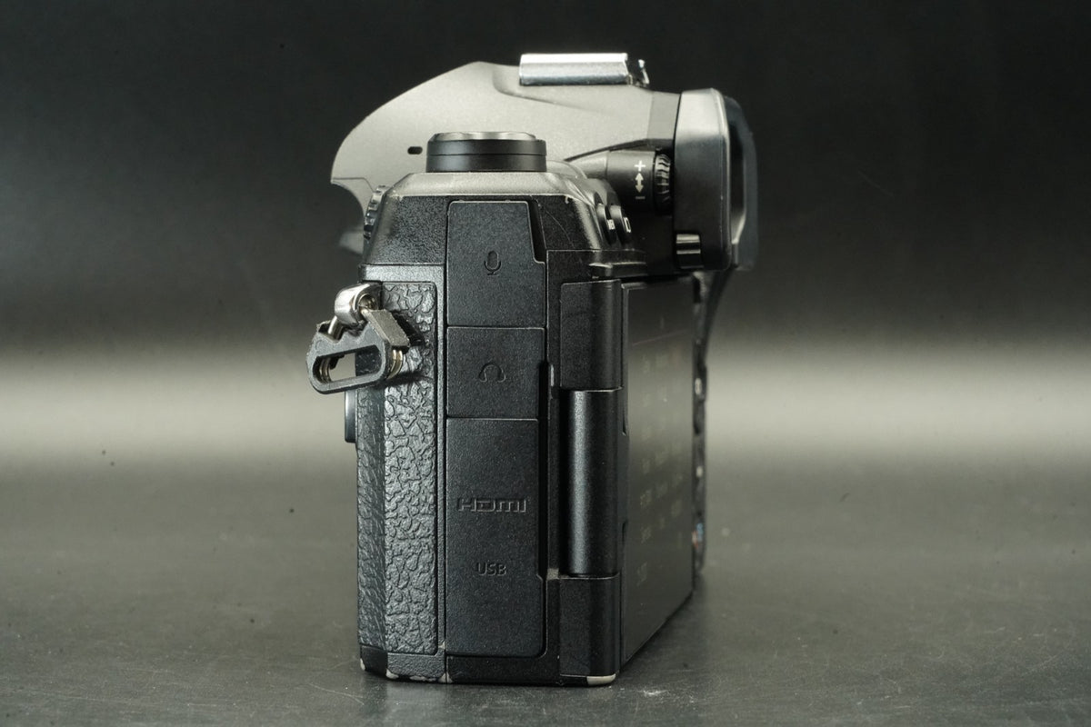 OLYMPUS OM System OM-1 Mirrorless Camera -38120 cuts- #12557