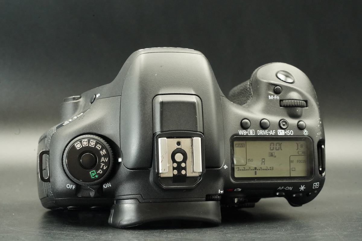 Canon EOS 7D Mark II DSLR Digital SLR Video Camera Used #12396