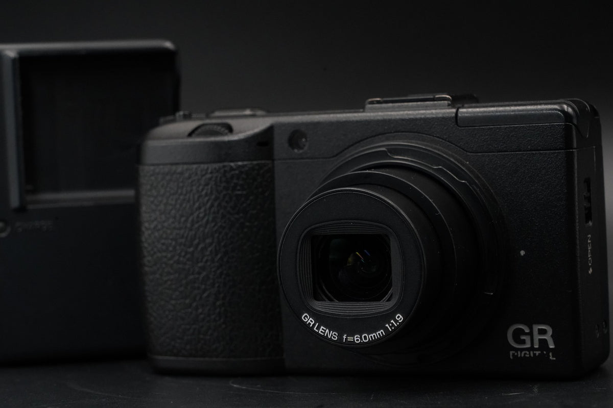 Ricoh GR Digital III 3 10.0MP Digital Camera US STOCK #10722