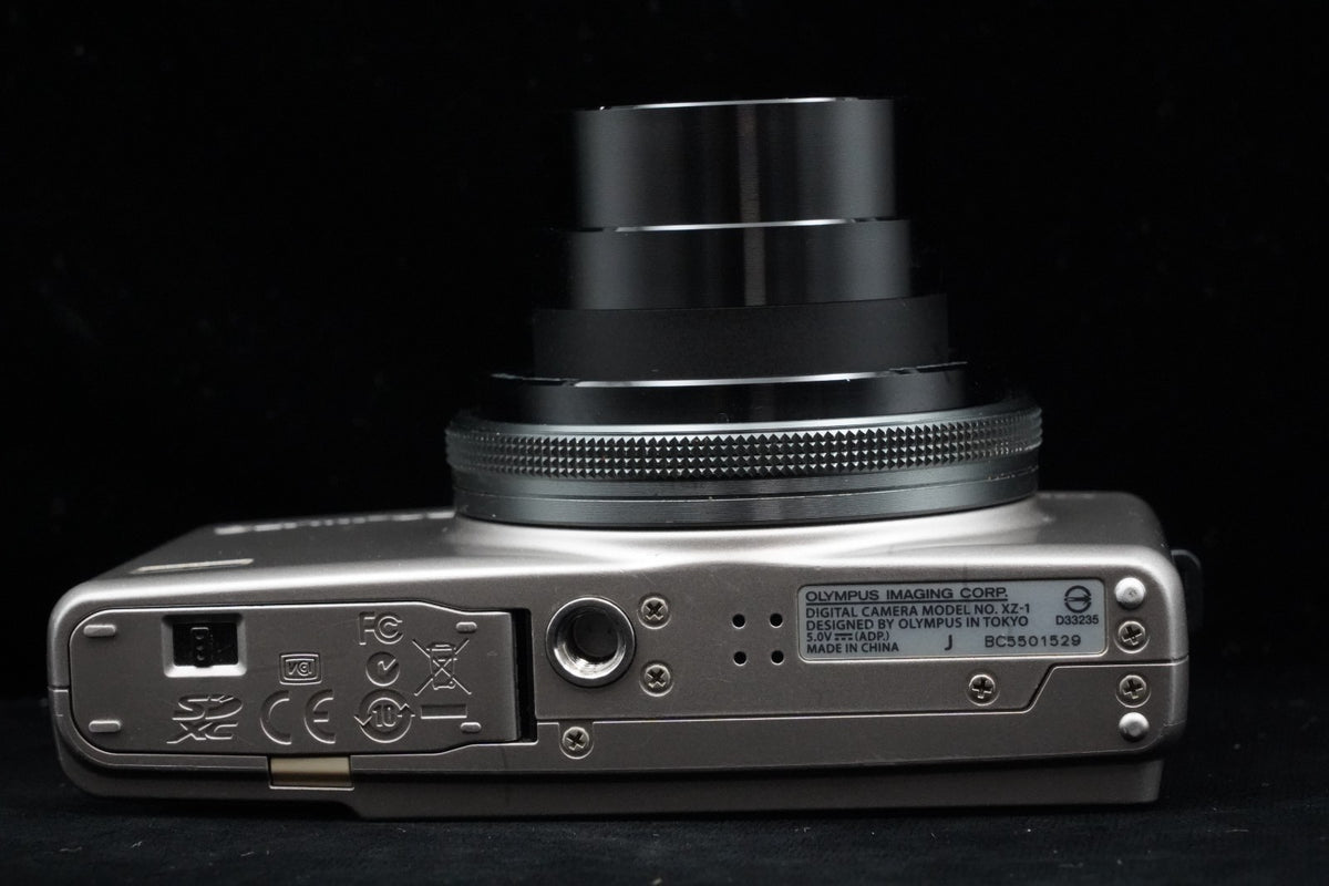 Olympus STYLUS XZ-1 Silver Point and Shoot Digital Camera US STOCK