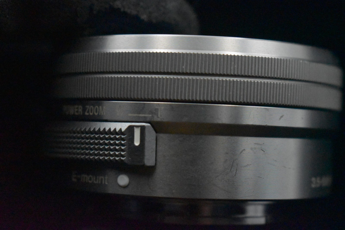 [US Duty Paid] Cámara digital sin espejo Sony Alpha a5000 con lente...