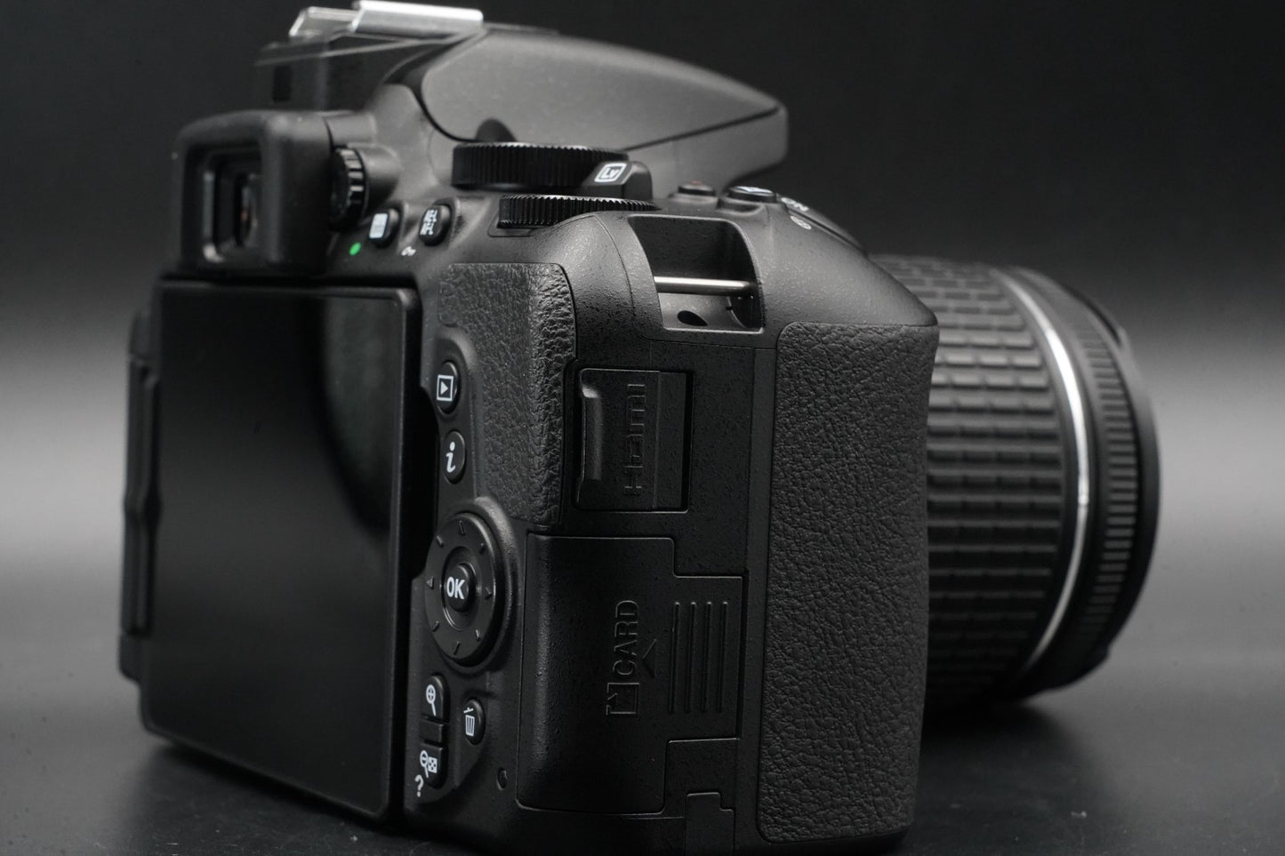8652 cuts!! Nikon D5500 DSLR Digital Camera with AF-S Lens 10844