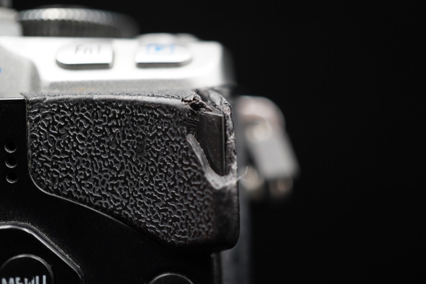Olympus OM-D E-M10 16.1MP Digital SLR Camera Silver Japan US Duty Paid 9806