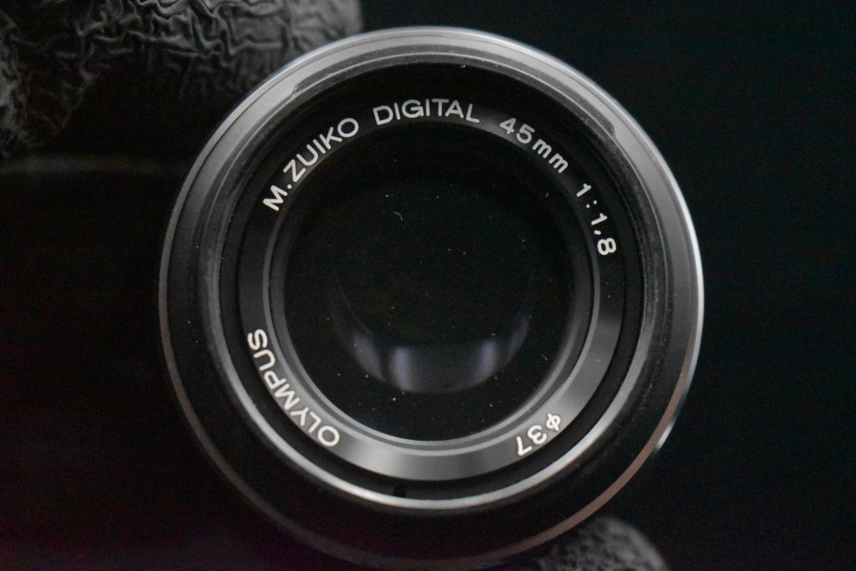 [US Duty Paid] Olympus M.ZUIKO DIGITAL 45mm f/1.8 Objektiv schwarz Japan 9209