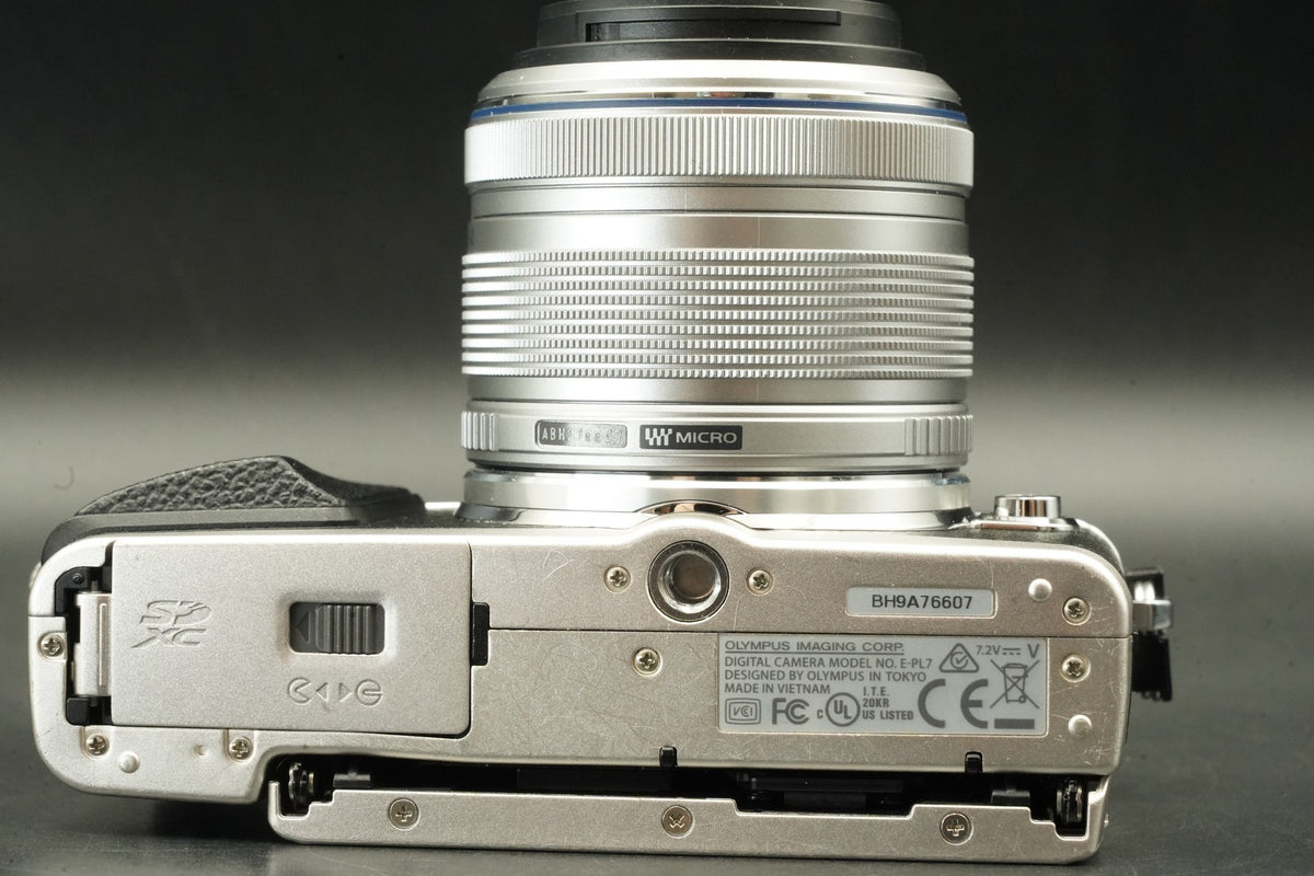 Olympus PEN E-PL7 Digital Camera Silver with 14-42mm Lens -4256 cut- #12389