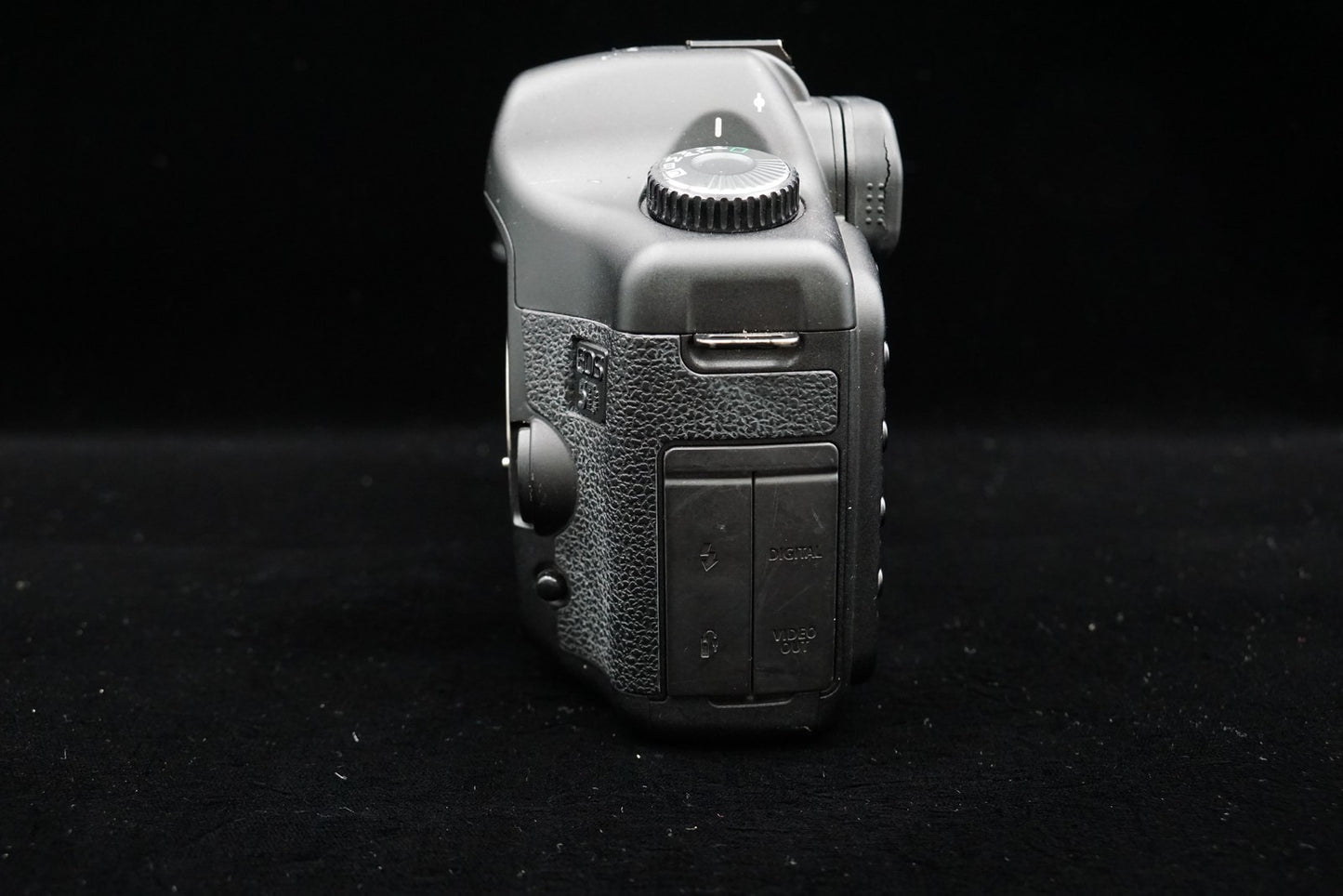 Canon EOS 5D Digital SLR Full Frame Camera Body Only US Duty Paid 10596