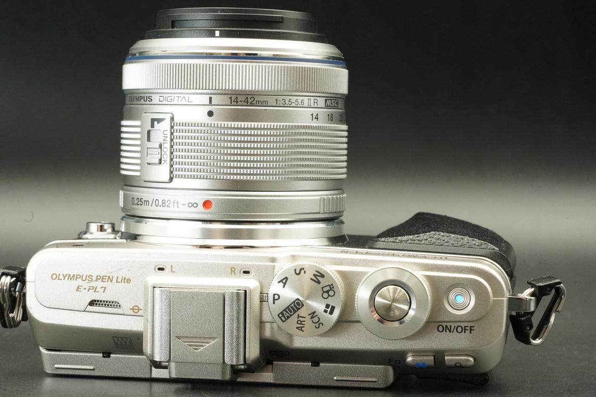 Olympus PEN E-PL7 Digital Camera Silver with 14-42mm Lens -4256 cut- #12389