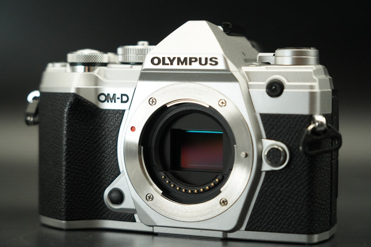 Olympus OM-D E-M5 Mark III 20.4MP Mirrorless Digital Camera -3379 cuts- #11670