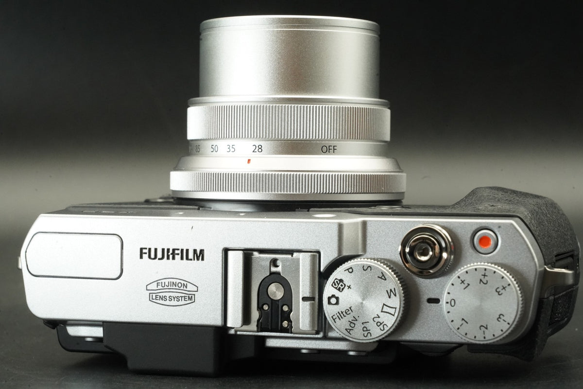 Fujifilm FinePix X30 12.0MP Digital Camera Silver #12090