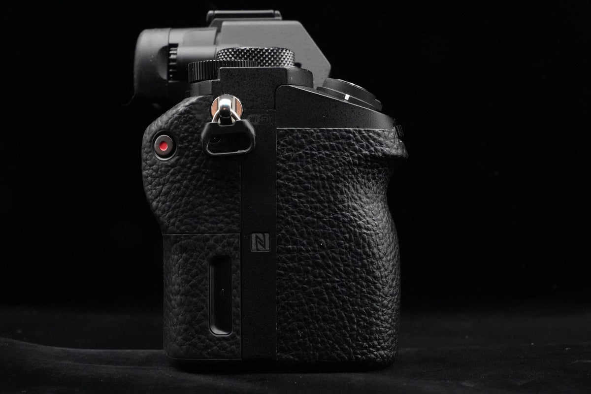 Sony ILCE-7RM2 A7R II Digital SLR Camer US STOCK #10235
