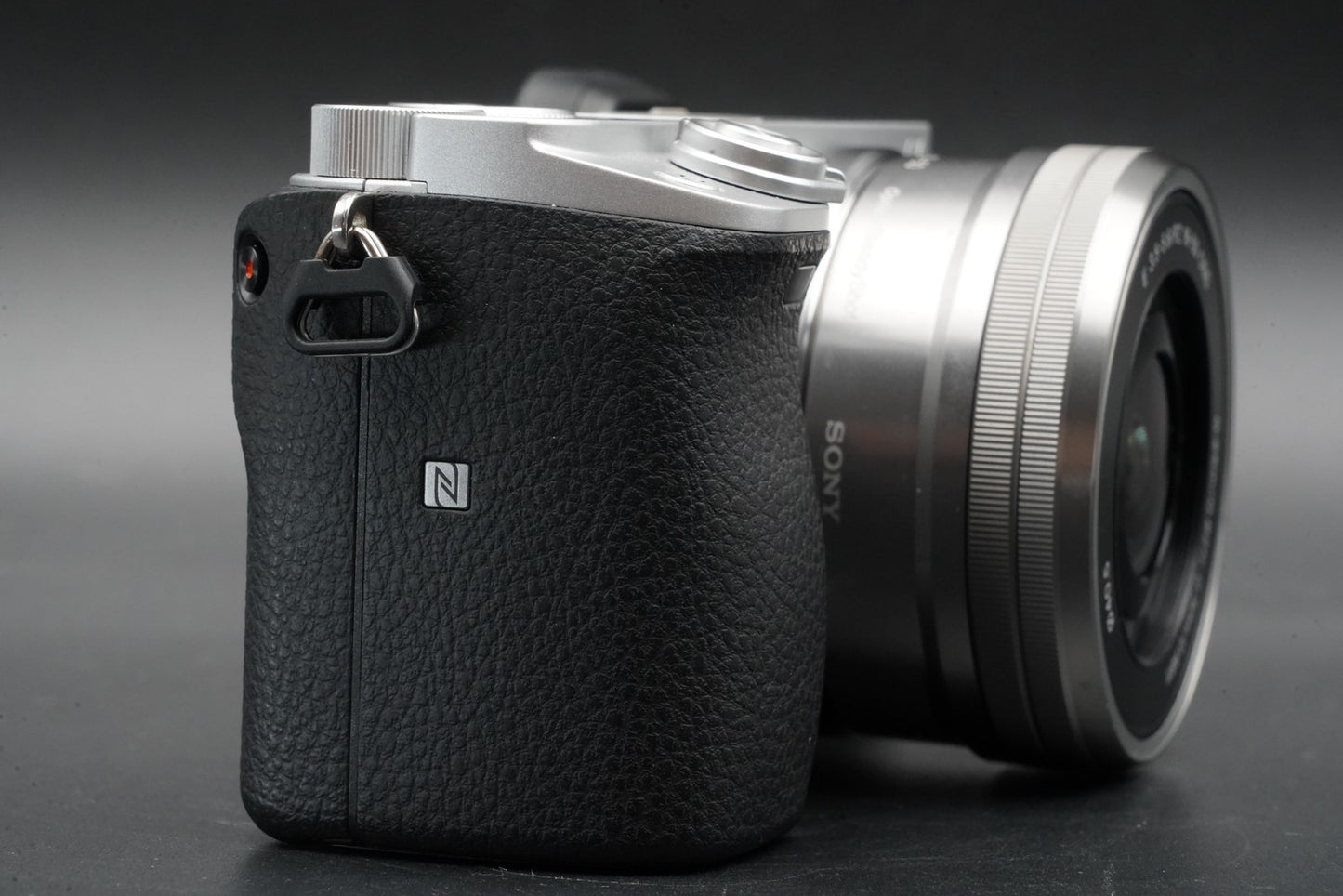 1222 cuts! Sony Alpha A6400 Mirrorless Digital Camera with Lens Silver 10757