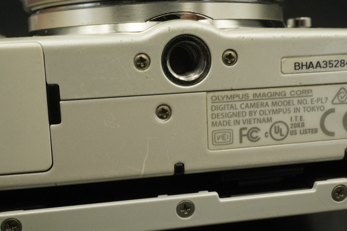 Olympus PEN E-PL7 Digital Camera White with 14-42mm Lens US STOCK #12202