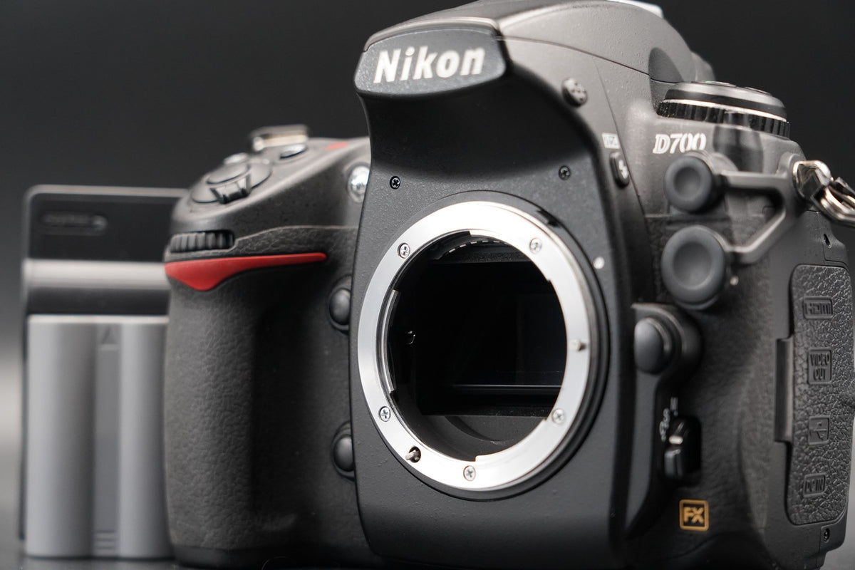 Nikon D700 12.1 MP DSLR Digital Video Camera Used US STOCK #11121