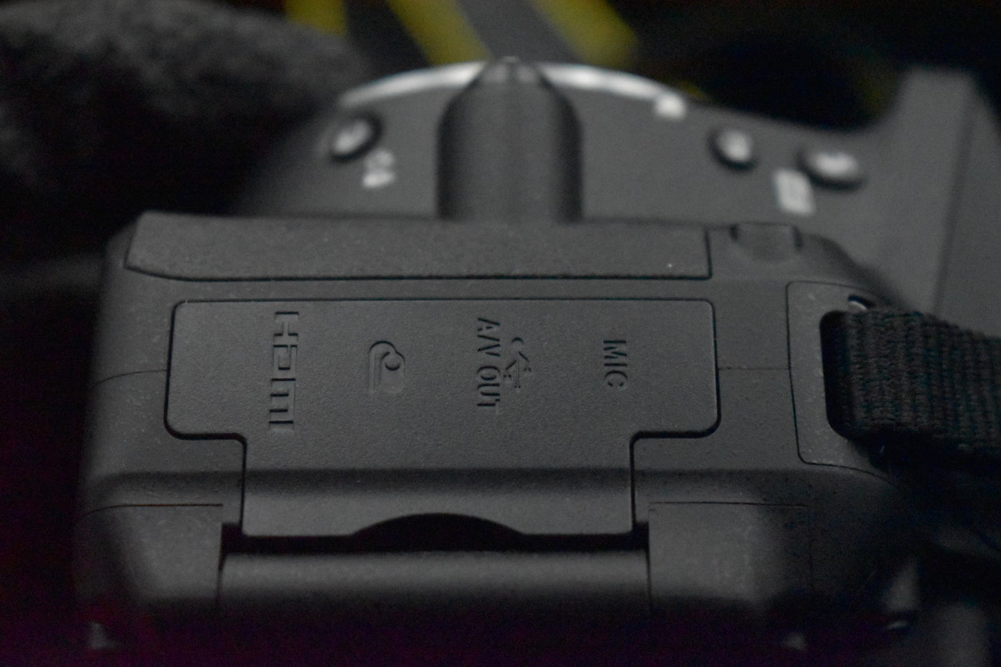 [US DUTY PAID] Nikon D5300 24.2 MP DSLR Digital Video Camera with Lens 9246