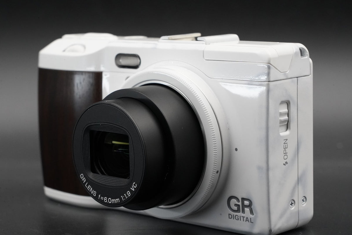 Ricoh GR Digital IV 10.4MP Digital Camera White -815 cuts- #11024