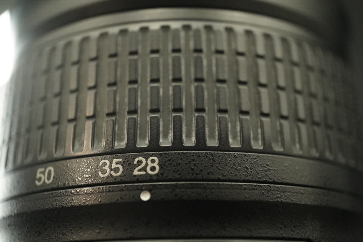 Nikon AF-S FX NIKKOR 28-300mm F/3.5-5.6G ED VR Zoom Lens #11910