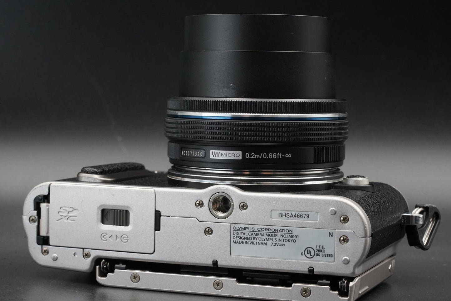 Olympus E-PL8 w/ 40-150mm Lens Digital Camera Silver US Duty Paid 11355