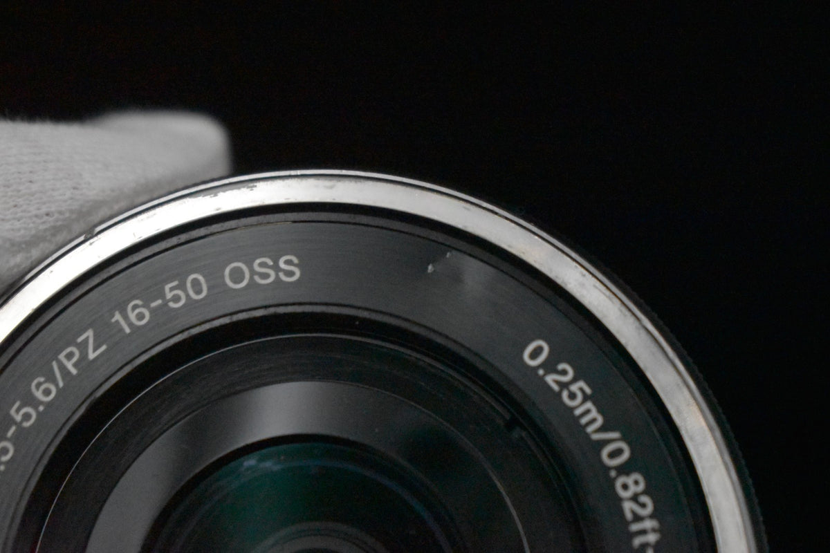 [US Duty Paid] Sony Alpha a5000 Mirrorless Digital Camera with Lens Silver 8399