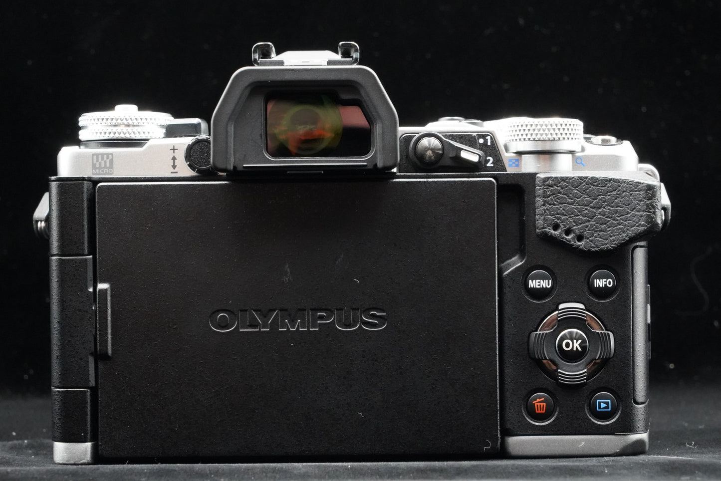 Olympus OM-D E-M5 Mark II w/ M.ZUIKO 14-150 II Lens Silver US Duty Paid 10415
