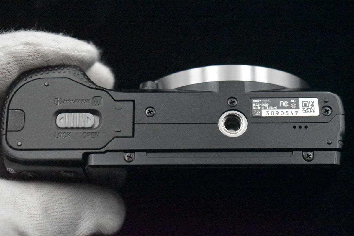 [US Duty Paid] Cámara digital sin espejo Sony Alpha a5000 con lente negra 8952