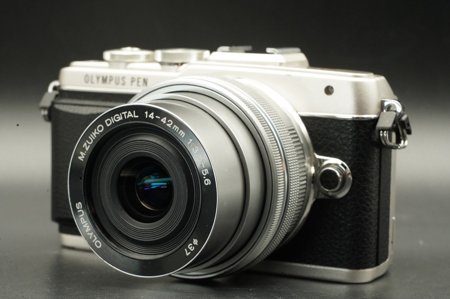 Olympus PEN E-PL7 Digital Camera Silver with 14-42mm + 40-150mm Lens  11571