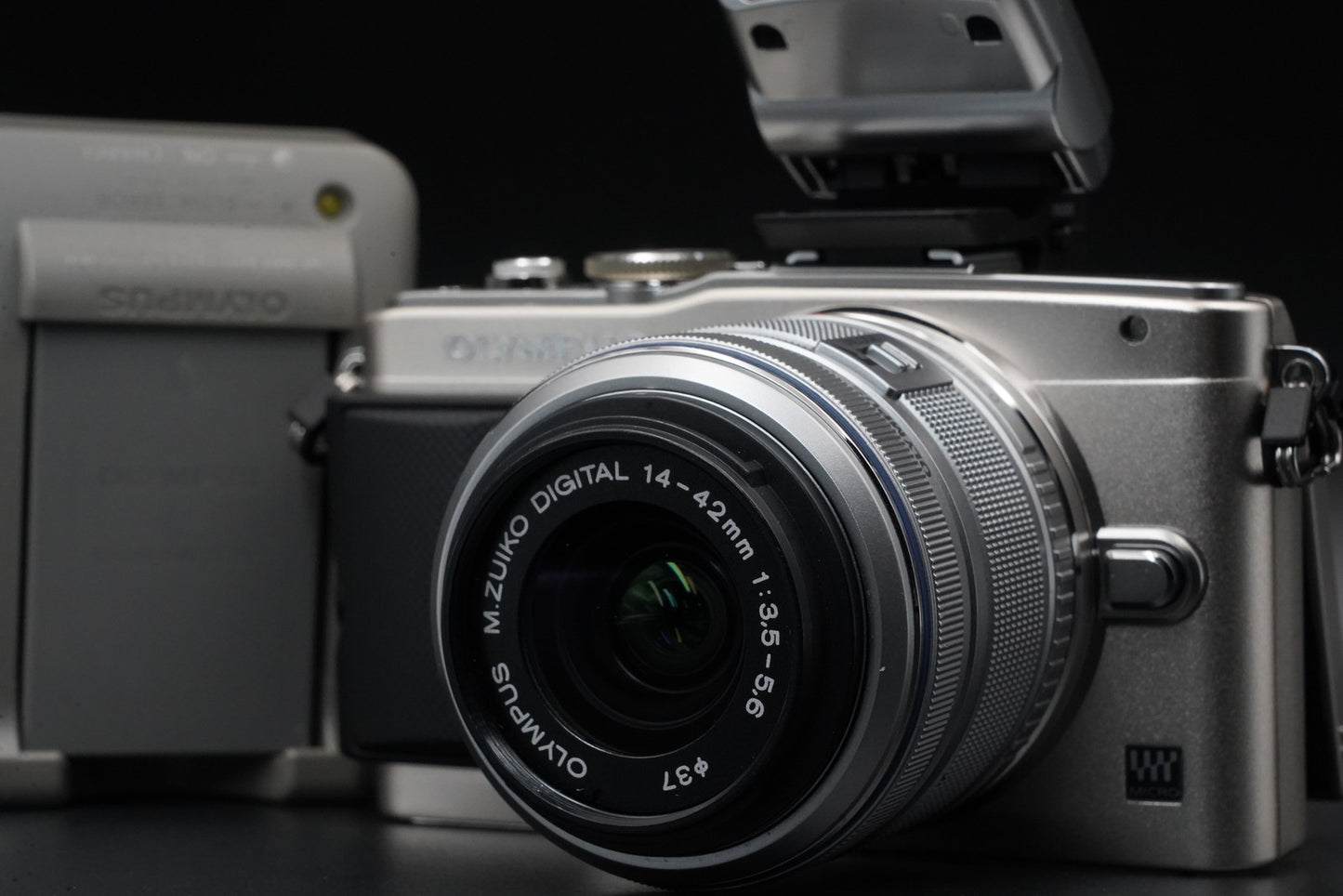 36 cuts! Olympus E-PL5 w/ Lens Mirrorless Digital Camera Silver 10547
