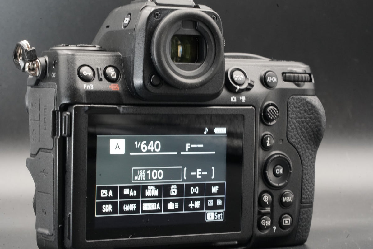 Nikon Z8 Mirrorless Digital Camera Body Top Mint US STOCK #11147