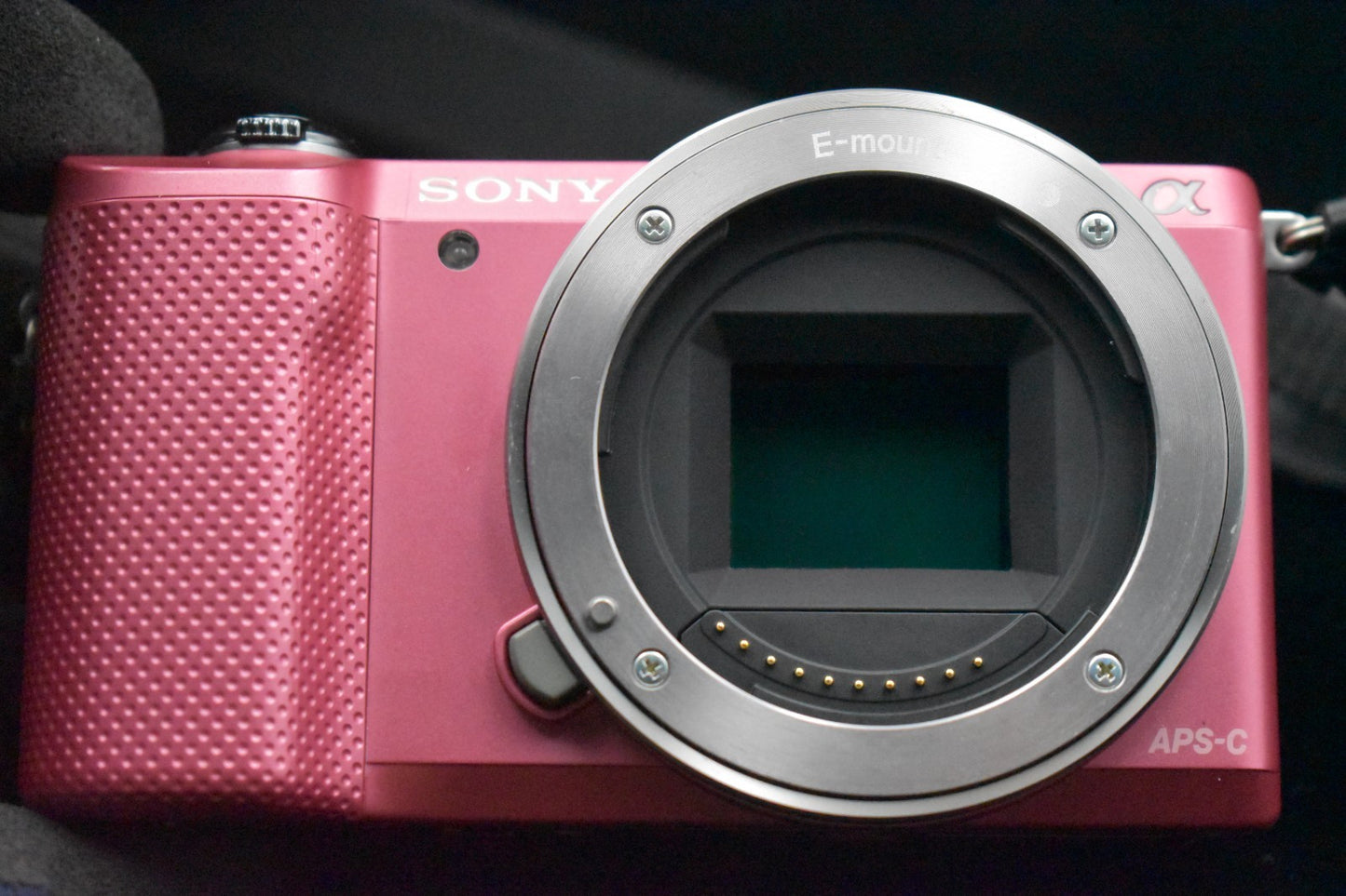 [US Duty Paid] Sony Alpha a5000 Mirrorless Digital Camera with Lens Pink 9101
