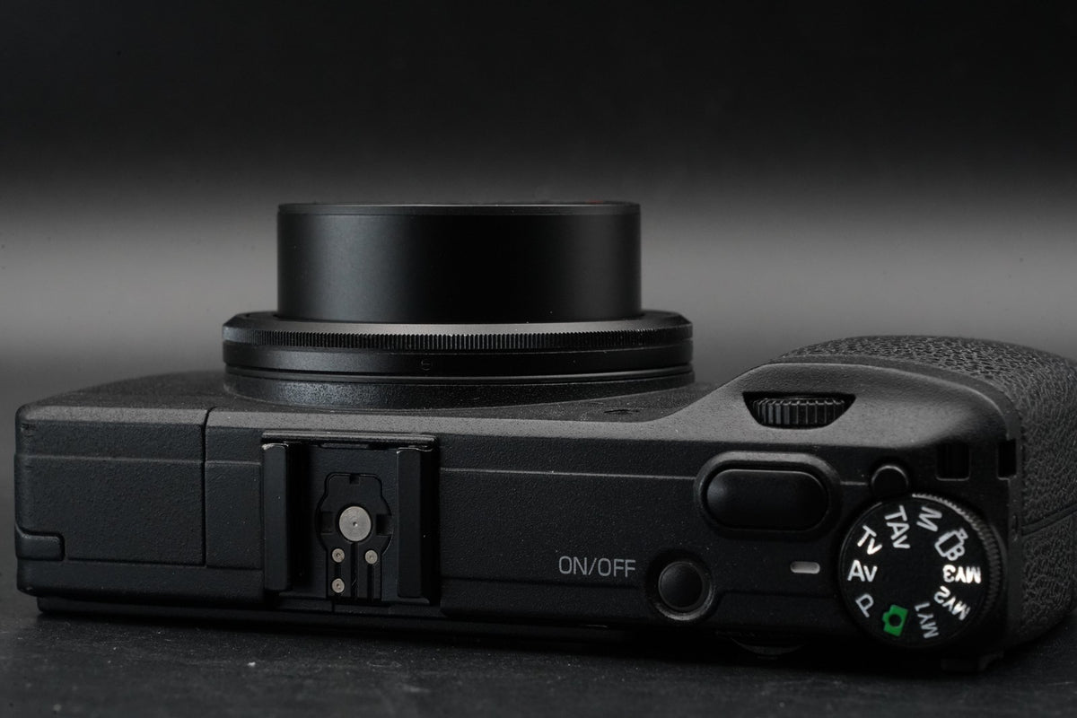 RICOH GR 16.2MP Digital Compact Camera Black -6362 cuts- #11187