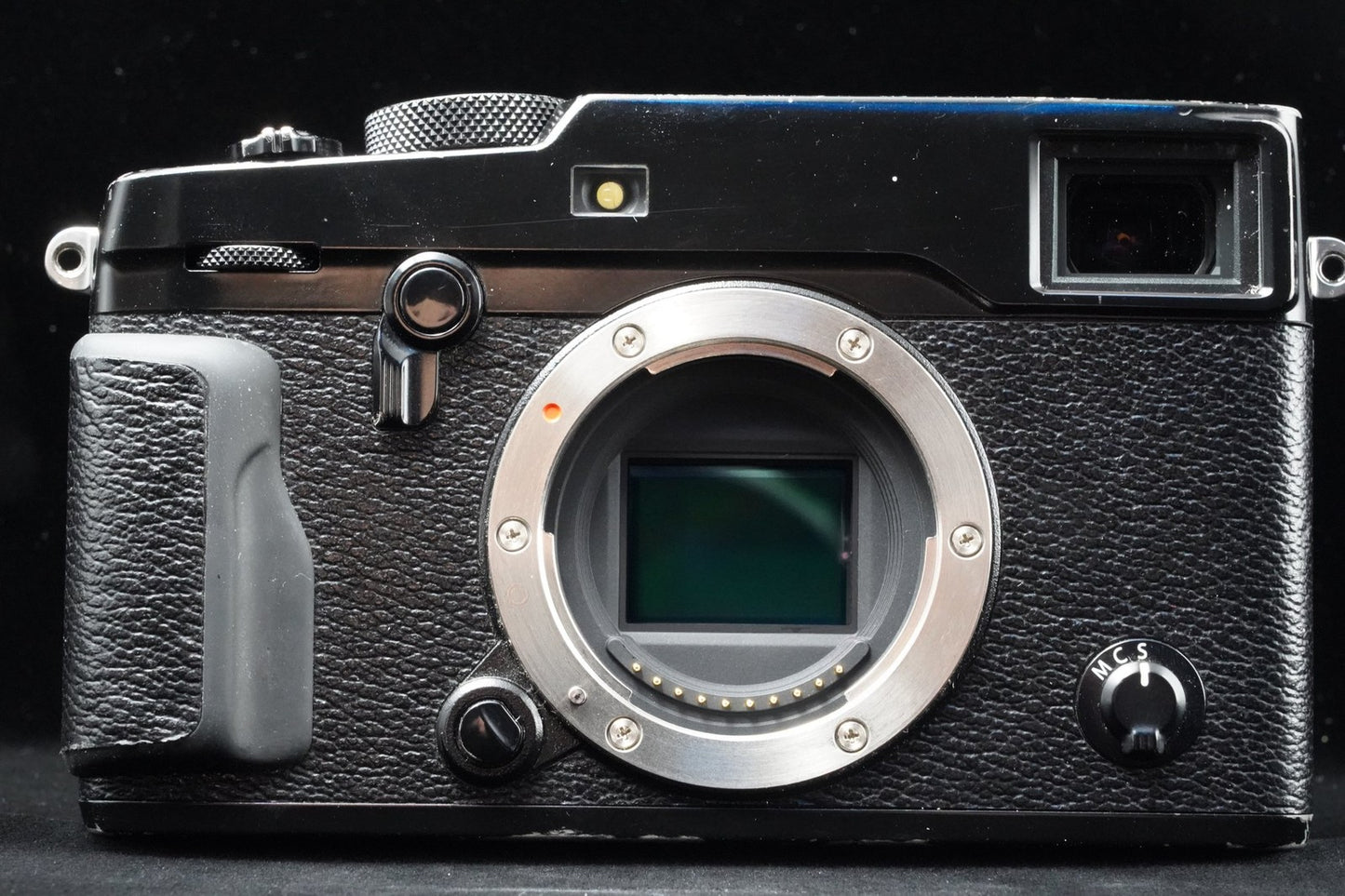 N Mint Fujifilm X-Pro2 24.3MP Mirrorless Digital Camera Body Black Shutter 10086