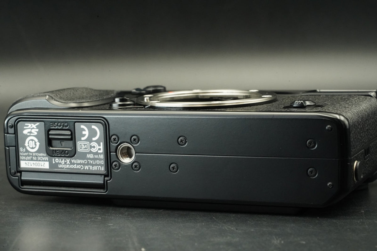 Fujifilm X-Pro1 Mirrorless Digital Camera Black #12200