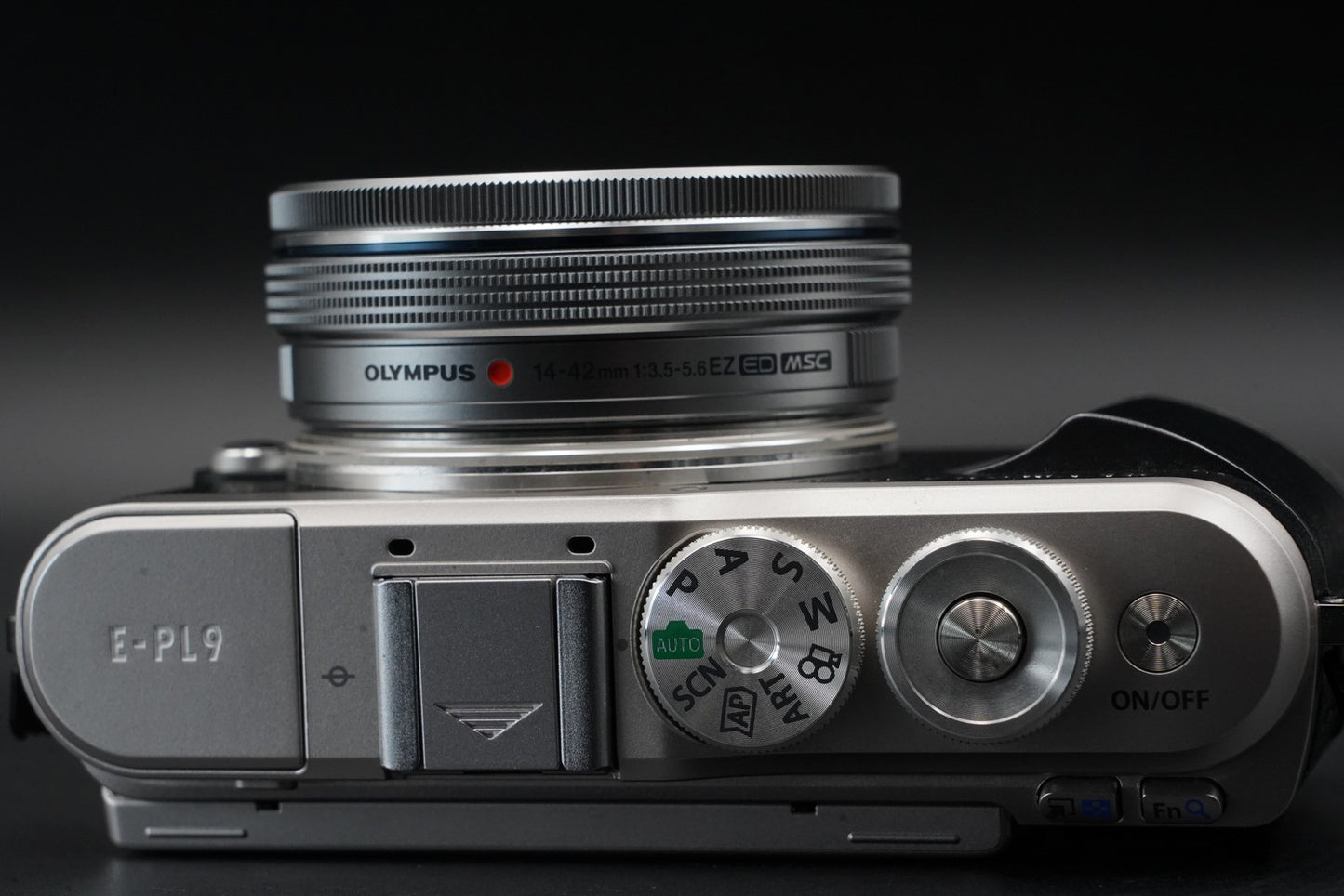 OLYMPUS PEN E-PL9 16.1MP Digital Camera w/ 2 Lens Silver US DUTY PAID 11009