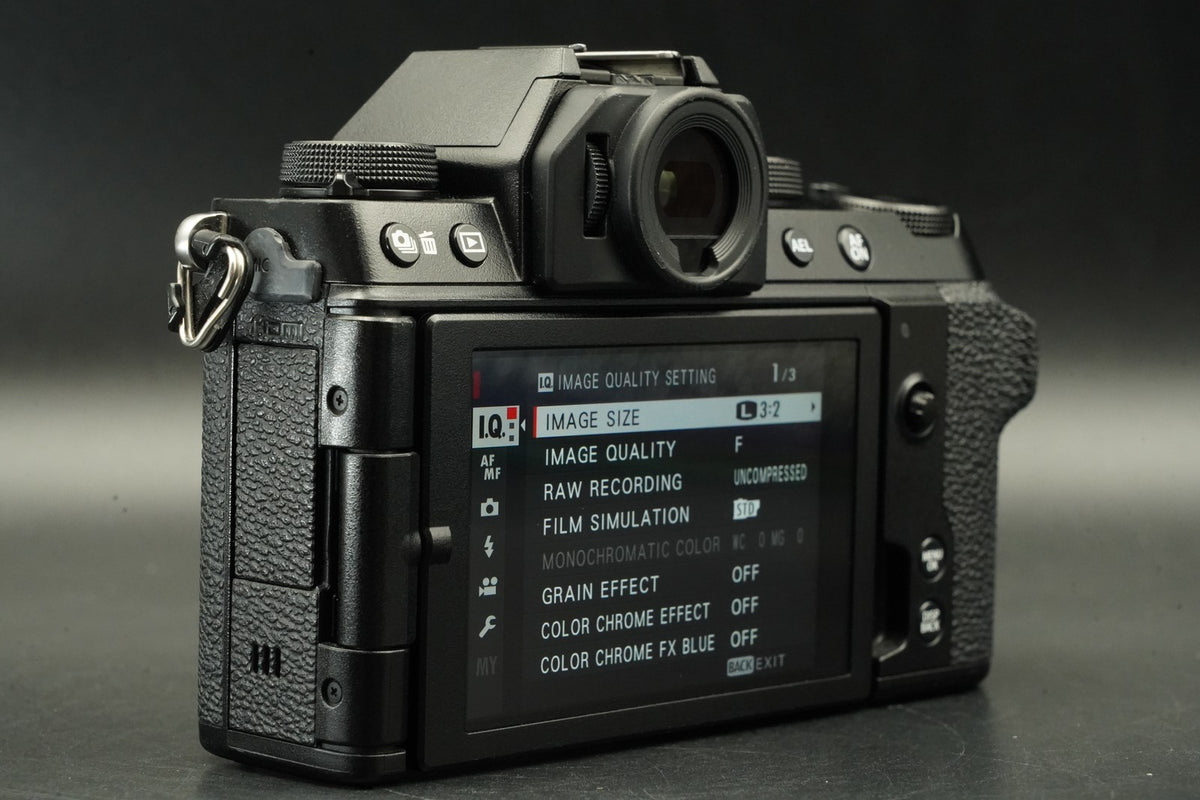 Fujifilm Fuji X-S10 Black Mirrorless Digital Camera -3561 cut- US STOCK #12335