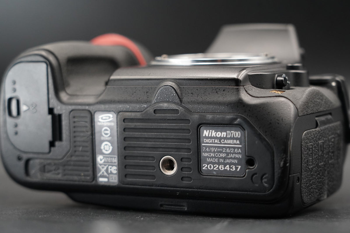 Nikon D700 12.1 MP DSLR Digital Video Camera Used US STOCK #11121