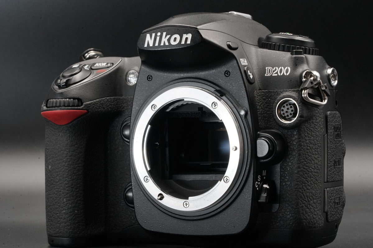 Nikon D200 10.2MP Digital SLR Camera Black -1% cuts- US STOCK #11454