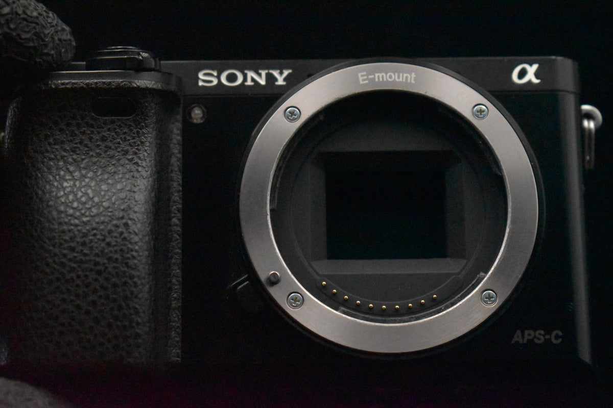 [US Duty Paid] Sony alpha a6000 Digital Mirrorless Camera with Lens Black 9237