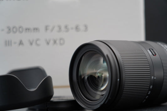 Tamron 18-300mm f/3.5-6.3 Di III-A VC VXD for Sony E ALMOST UNUSED #11091