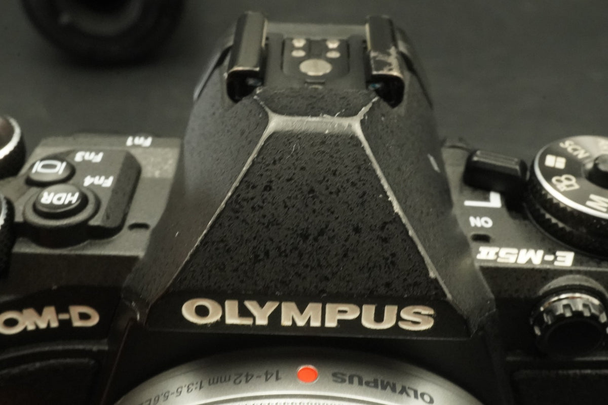 Olympus OM-D E-M5 Mark II w/ 14-42mm + 40-150mm Lens Black -16703 cuts- #12072