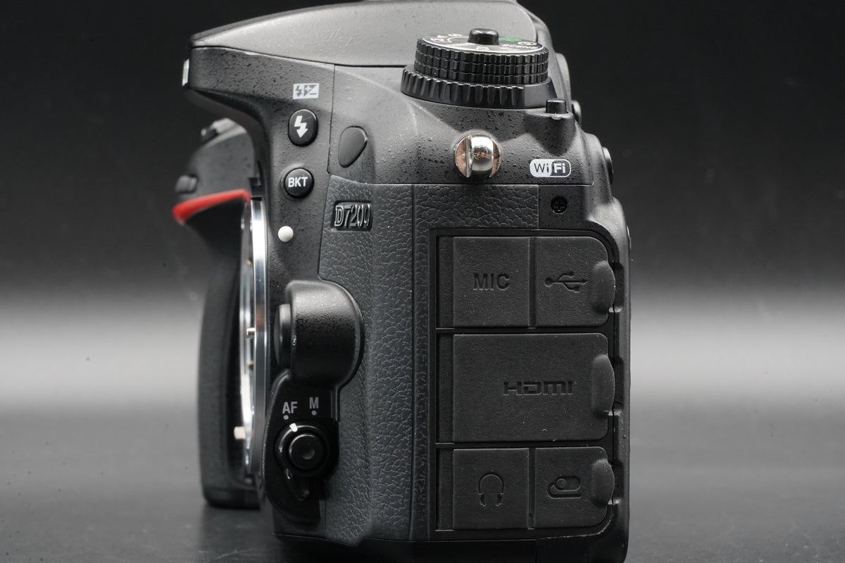 Nikon D7200 24.2 MP Digital SLR Camera Body Only US STOCK #11265