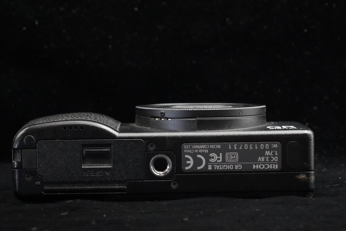 Ricoh GR Digital III 3 10.0MP Digital Camera JAPAN [] US STOCK #9529